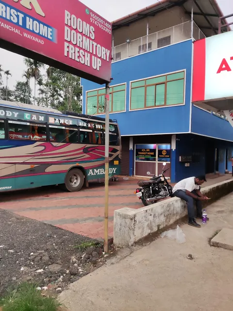 OYO 82073 CK Tourist Home