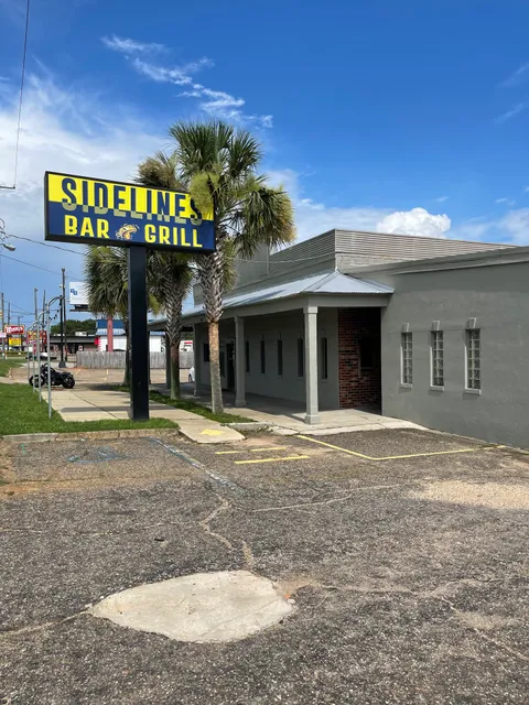 Sidelines Bar & Grill