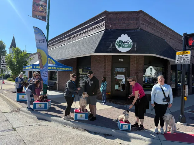 Paws on Main Street Oswego