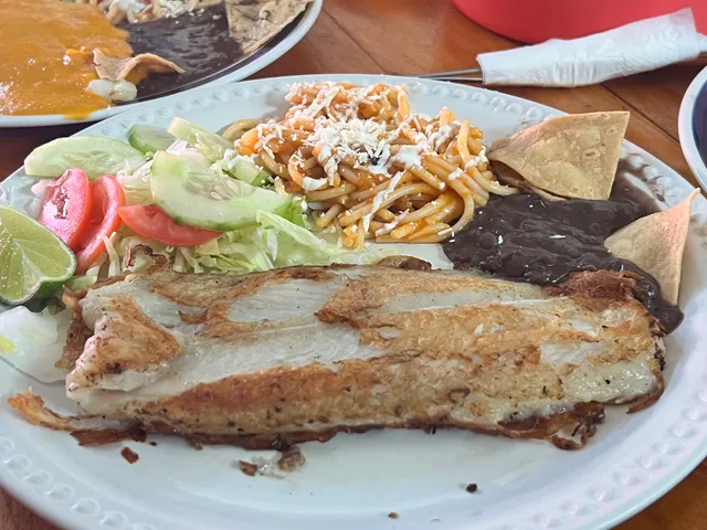 Lonchería La Esquina (Comida Mexicana)