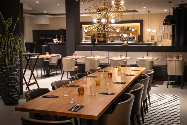 Nali Restaurant & Lounge