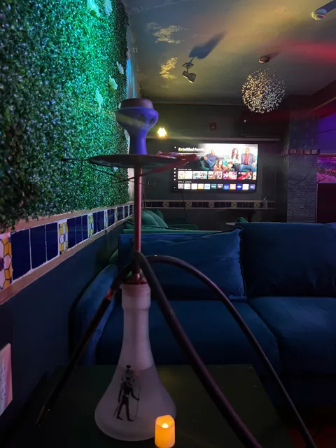 H Hookah lounge