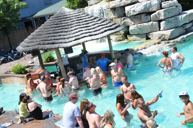 Mist Pool Bar Put in Bay