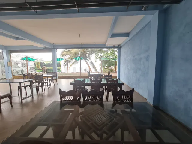 Sri Ragavas Lagoon Restaurant & Indian Family Food (ශ්‍රී රාගවාස්)