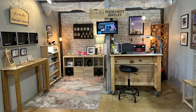 Links by Lena - Permanent Jewelry Experience