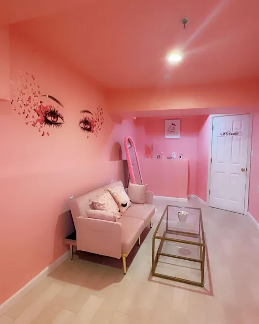 Kelly Beauty Boutique - Eyelash Extensions & Brow Tint Seattle WA