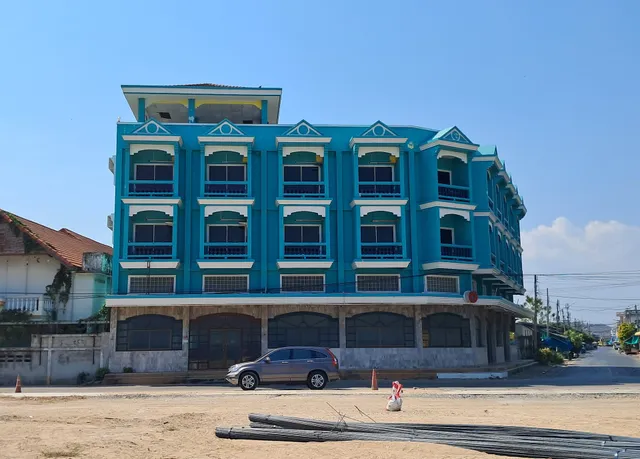 Pak Nam Pran hotel