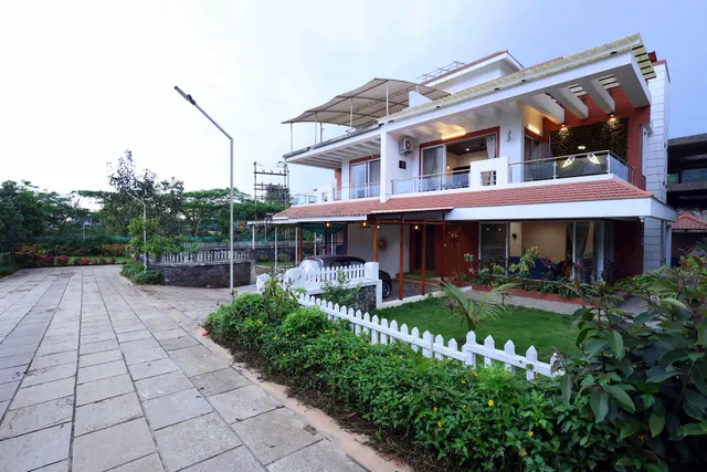 Eminent 4 BHK Pool Villa in Lonavala