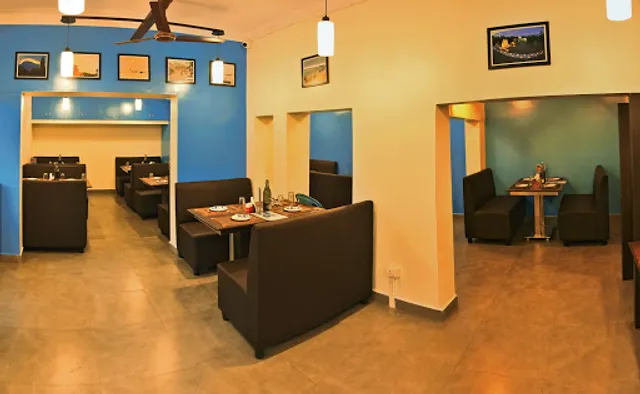 Zentrum Cafe & Restaurant