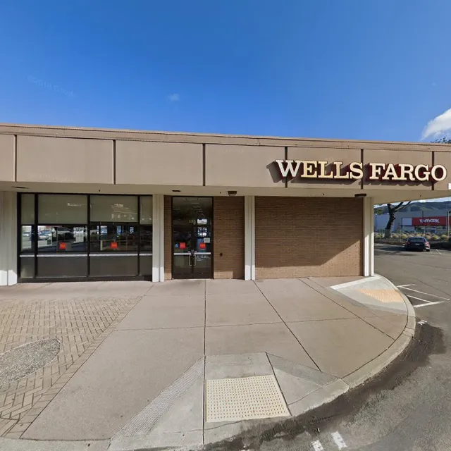 135 Serramonte Center