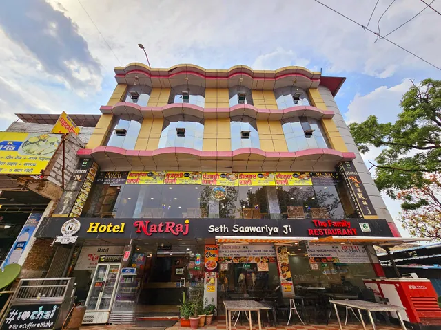 Hotel Natraj Pachmarhi