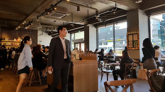 Starbucks Gangnam-daero Sinsa