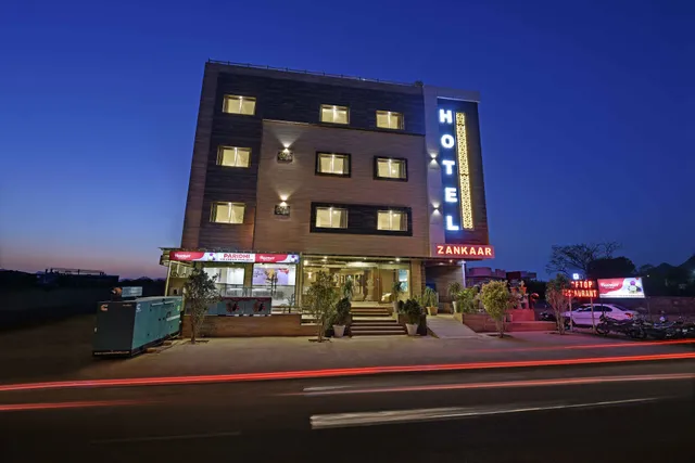 HOTEL CHERRYWOOD - Crafted for Comfort