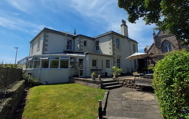 The Glenerne Guest House