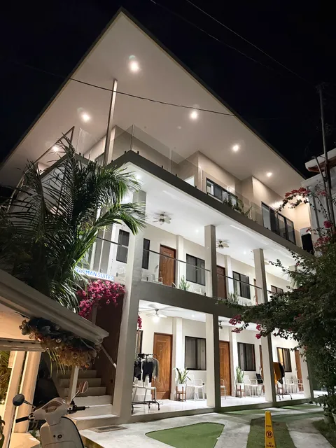 HARMAN SUITES MOALBOAL