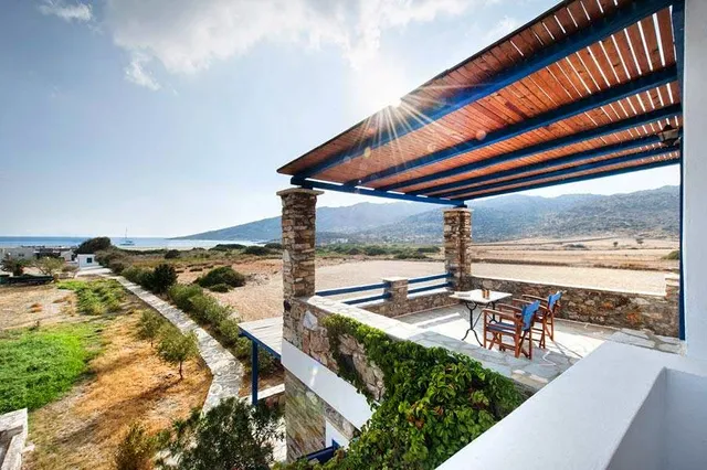 Dimitris Rooms Hotel in Ios