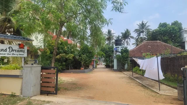 ISLAND DREAMS RESORT