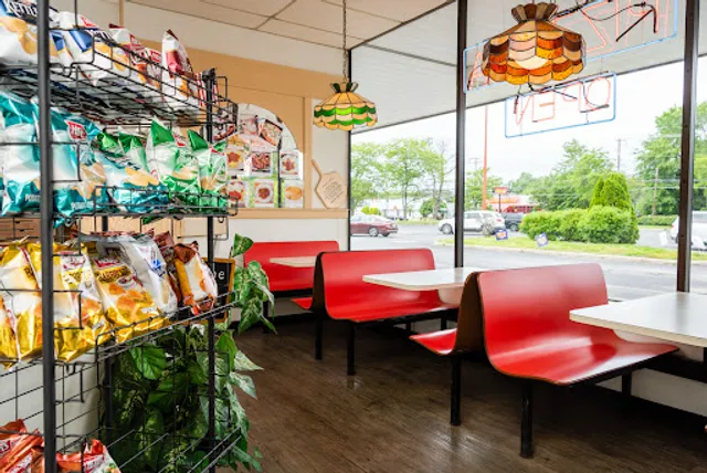 Ella’s Mama Mia’s Restaurant and Pizzeria