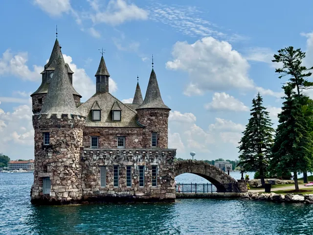 City Cruises Gananoque Ivy Lea