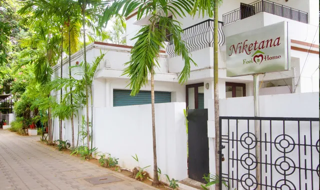 Niketana @ Boat Club