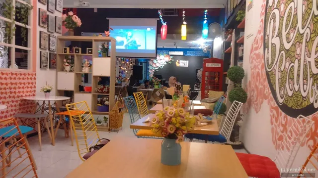 Le Belle Cafe by Lily