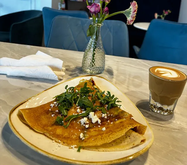 Doppio Cafe and Creperie
