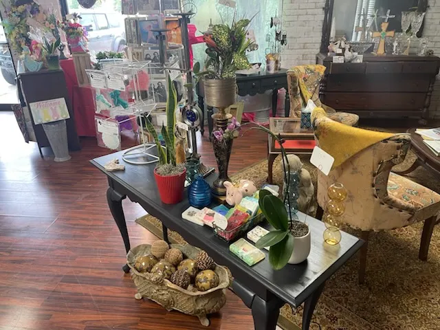 Bloomtown Flowers & Gifts