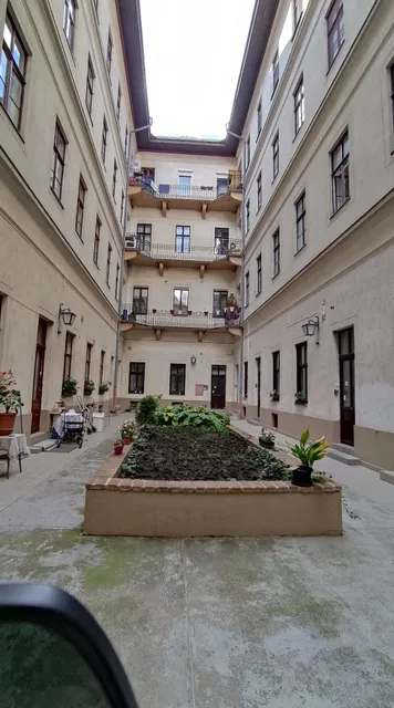 d.Five Beautiful Apartment at Basilica 1