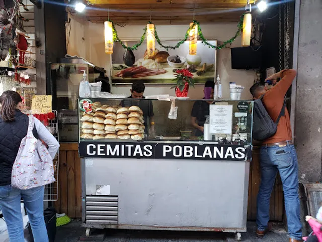 OCHENTAOCHO CEMITAS POBLANAS