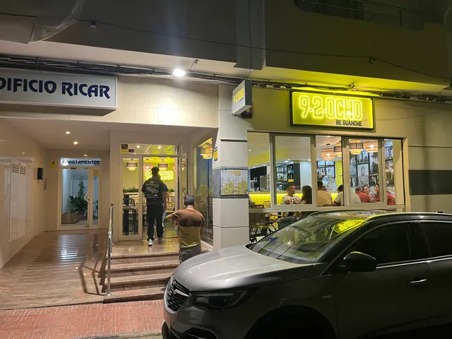 92OCHO | Bocatas, Burguers y Papas en Sant Antoni de Portmany