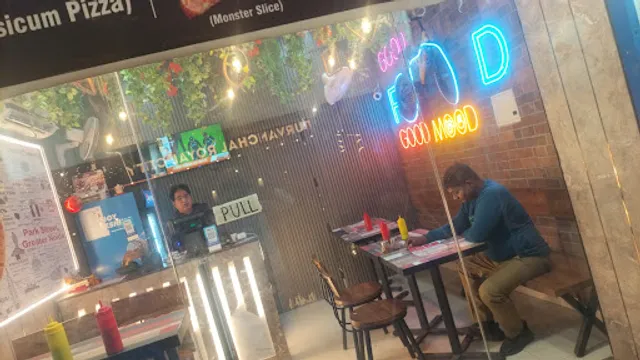 Chicago Pizza Park street Greater Noida