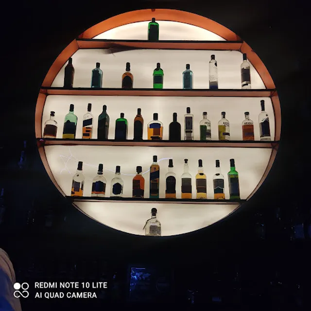 Bottom Sip Bar & Restaurant