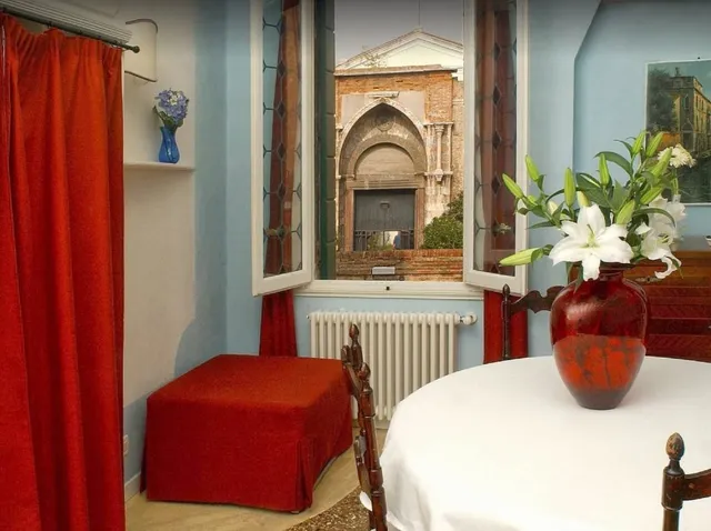 Ca' Tornielli Apartment