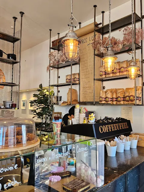 Thomas and Son's Cafe