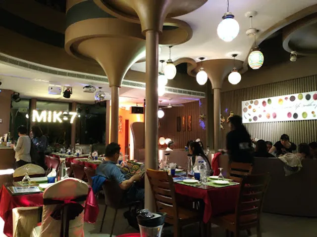 Mayur Indian Kitchen restaurant & bar
