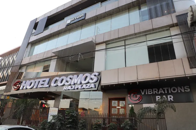 Hotel Cosmos Raj Plaza