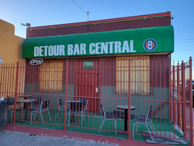 Detour Bar Central