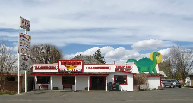 Munchies Pizza & Deli