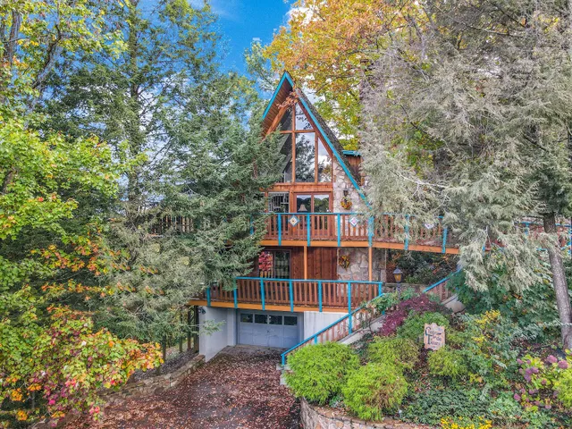 Chateau de Fleurs - Gatlinburg Vacation Rental