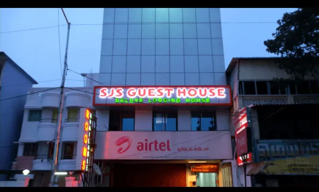 Sjs Guest House Deluxe Lodging House