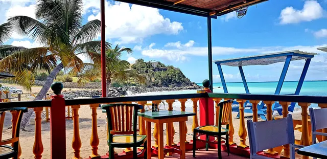 Friar’s Bay Beach Café