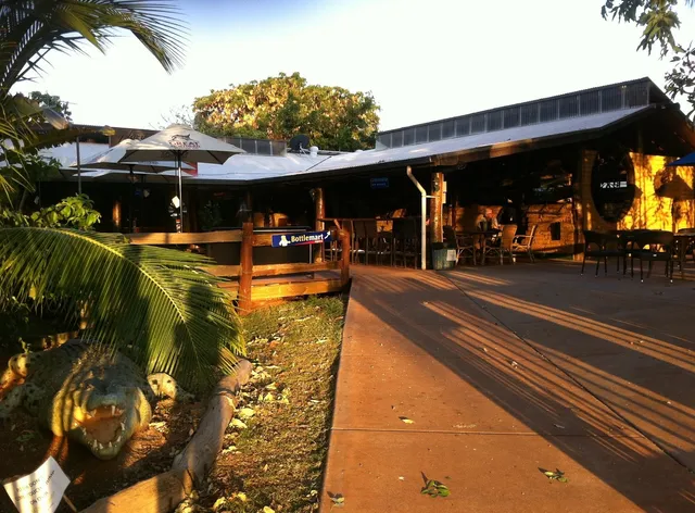 Lazy Lizard Tavern & Caravan Park