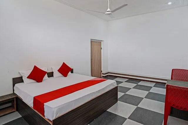 OYO Flagship Kmps Palace