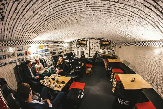 Wall Street Burger Sport Bar