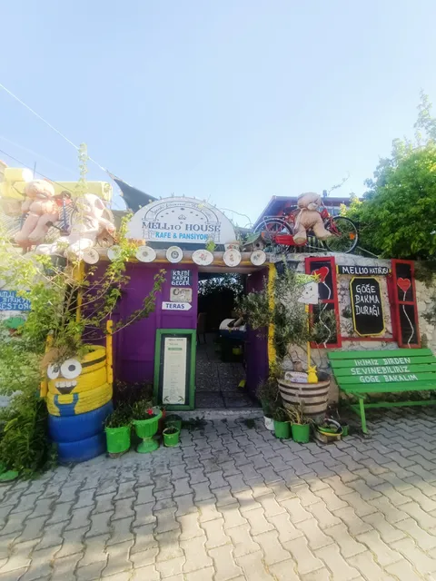 Mell10 House Otel / Restoran