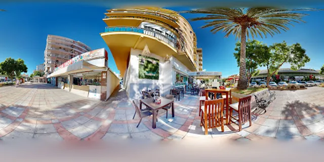 Churros & Noodles - Cafetería, Food & Drinks