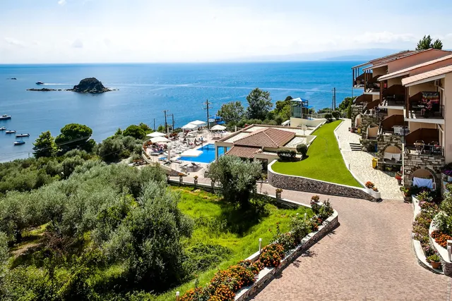 La Luna Skiathos Hotel