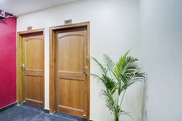 OYO The Swiss Residence Near Pvr Ansal Plaza Greater Noida