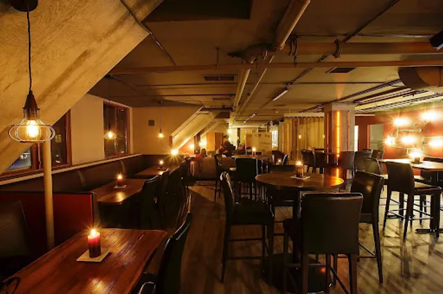 The Loft Restaurant/Lounge