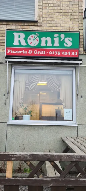 Ronis Pizzeria